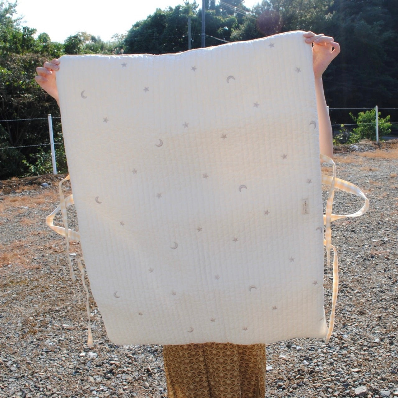 【大人気韓国イブルシリーズ】 持ち運び布団